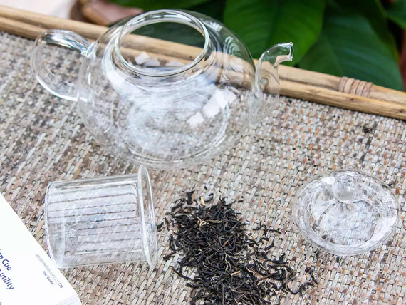 Szklany dzbanek z zaparzaczem do herbat, ziół, yerba mate 800 ml