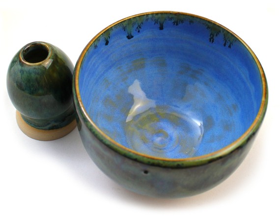 Ceramiczny zestaw "Zielona zatoka" do przygotowania herbaty Matcha - Miseczka i Podstawka pod Chasen