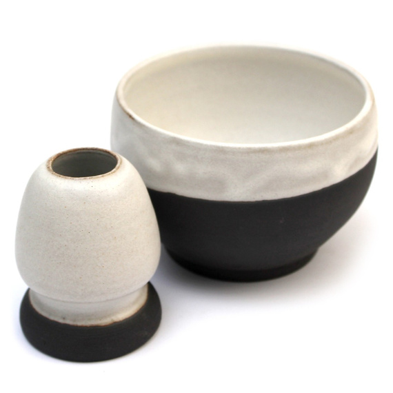 Ceramiczny zestaw do przygotowania herbaty Matcha - Miseczka i Podstawka pod Chasen "Śmietanka"
